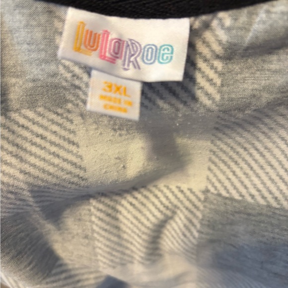 LuLaRoe Mark Henley Top - Picture 4 of 4